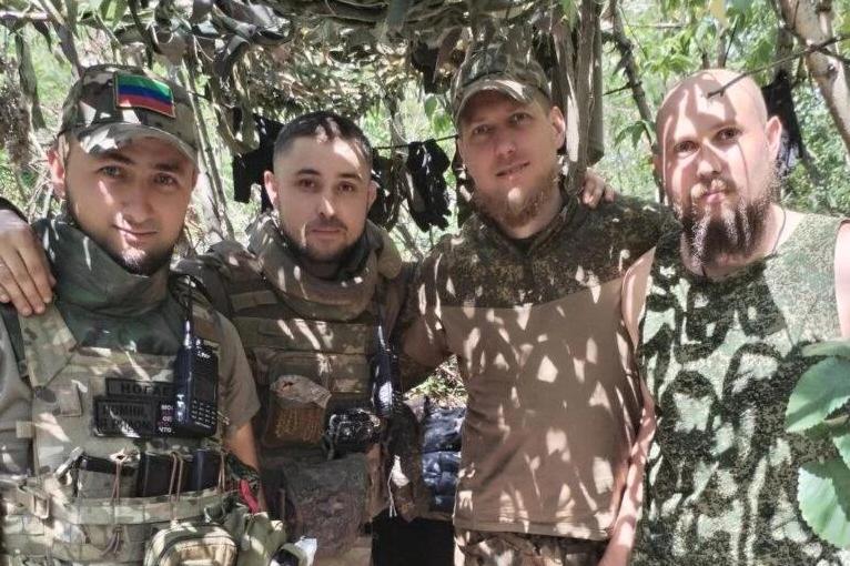 Два товарища