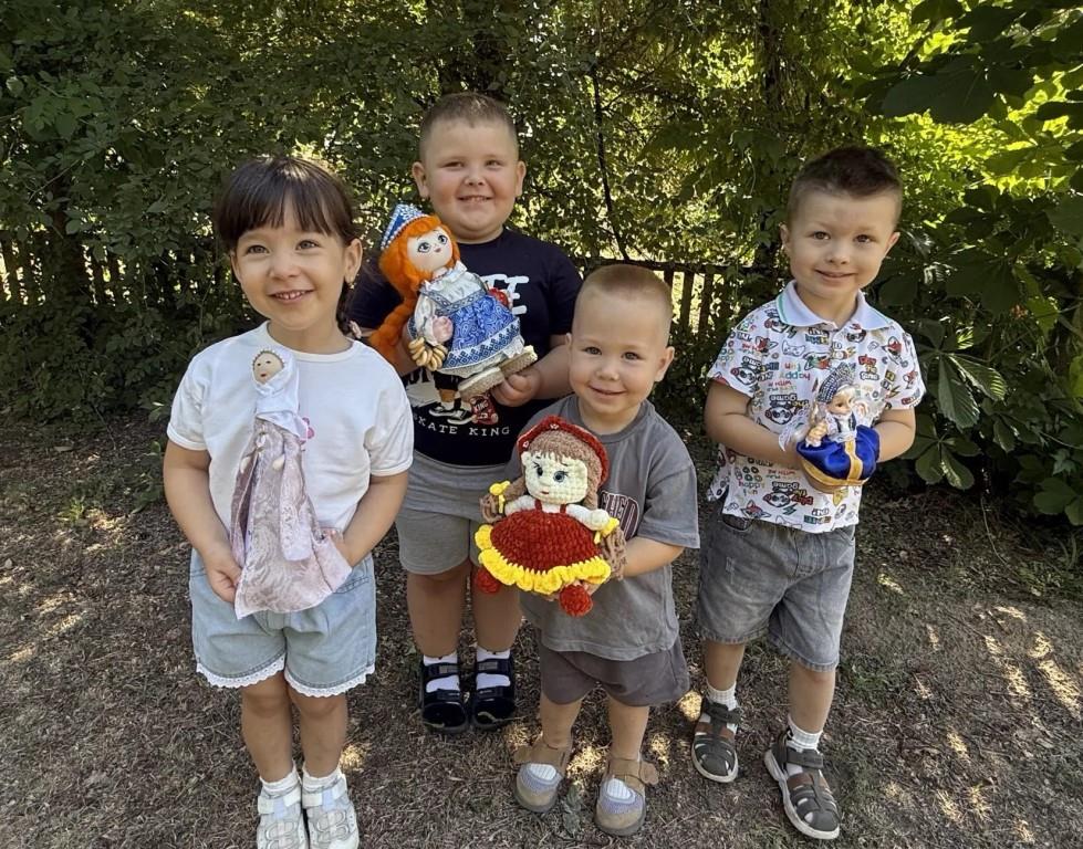 Кукла в национальном костюме:  тепло традиций и нить поколений