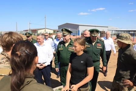 Губернатор Андрей Бочаров и замглавы Минобороны России Александр Санчик посетили волгоградский центр «Юный ястреб»