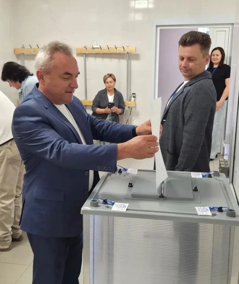 Голосование продолжается