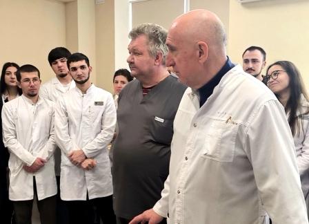 Руки, которые помнят: как волгоградский экзоскелет возвращает жизнь и воспитывает врачей