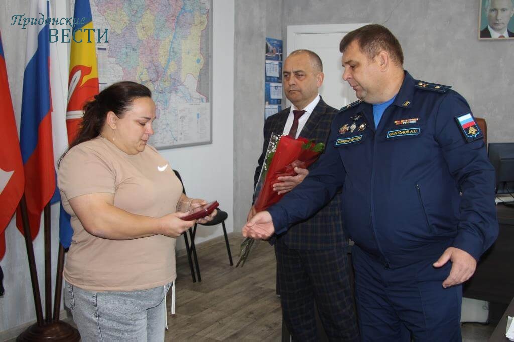 Ордена Мужества передали родным погибших земляков